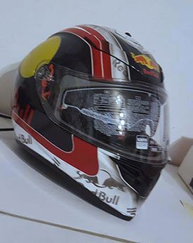 Peinture aérographe casque redbull red bull 