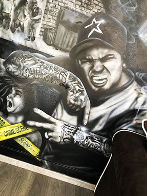 Peinture aérographe Houston fresque salon de tatouage 